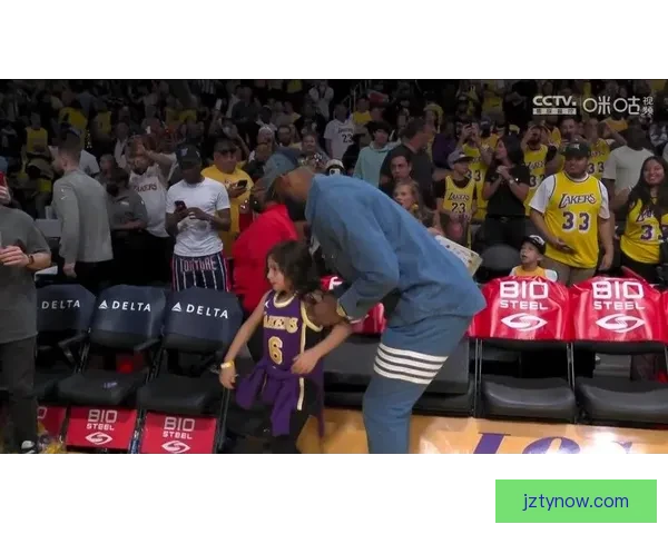 詹姆斯赛后暖心致敬女记者 本该休息却坚持回归令人感动